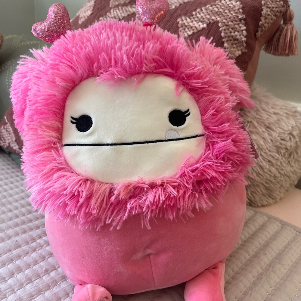 Caparinne Valentine’s Day Squishmallow